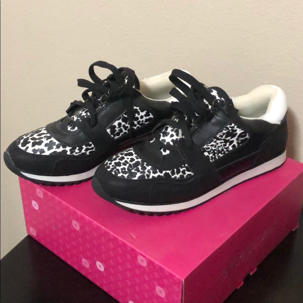 ShoeDazzle Black and White Leopard Print Sneakers